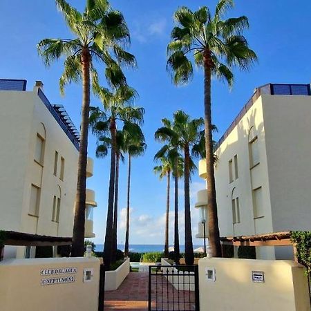 Beachfront Neptuno I, Complex,Views,Pool,Garden, Elviria Marbellac Extérieur photo