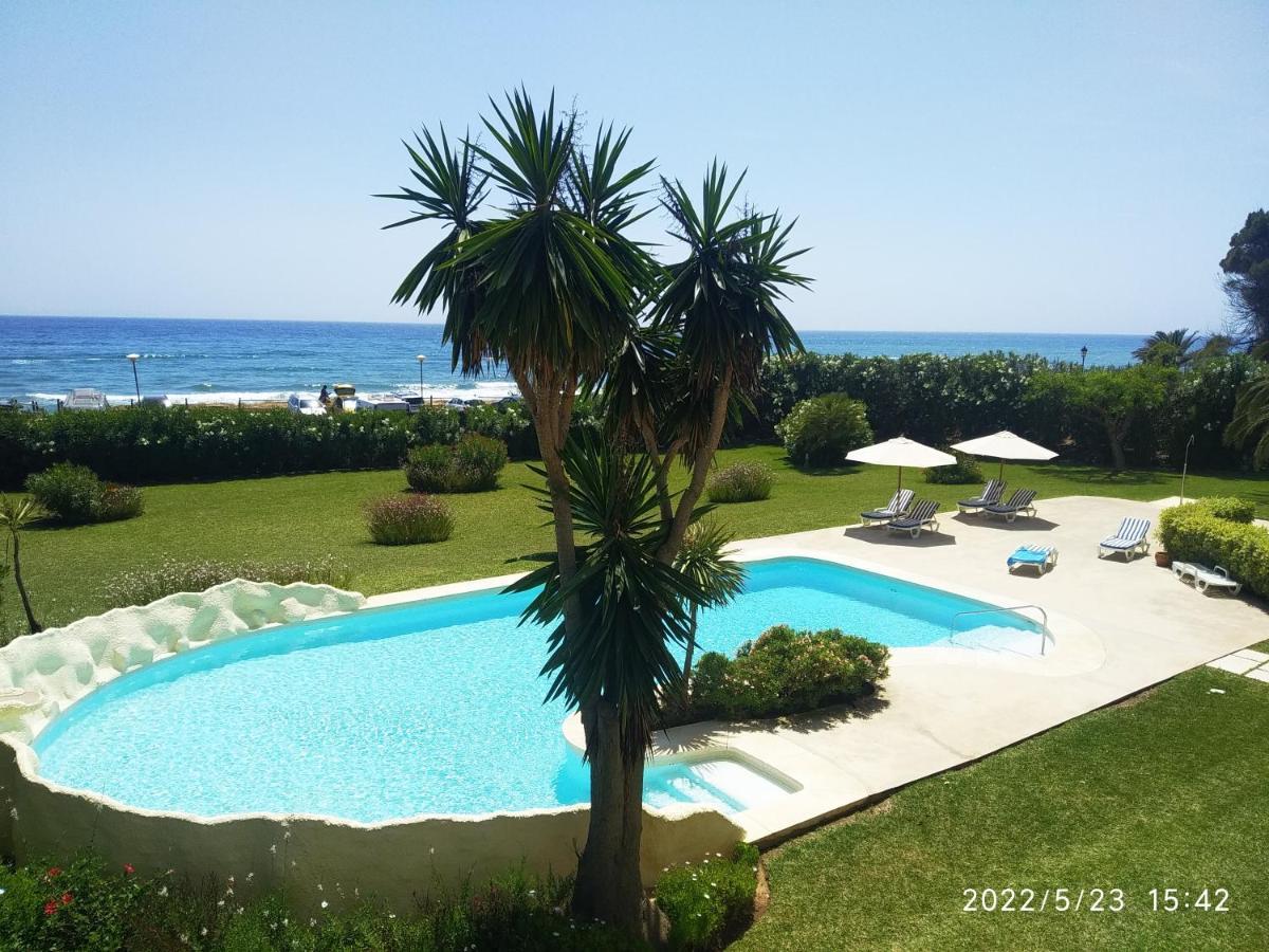 Beachfront Neptuno I, Complex,Views,Pool,Garden, Elviria Marbellac Extérieur photo